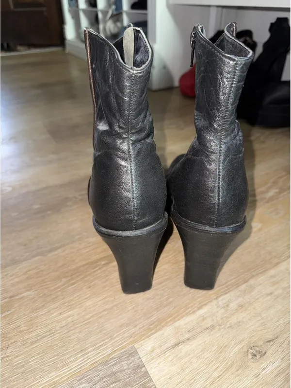 Free people vintage-inspired boots - Image 3