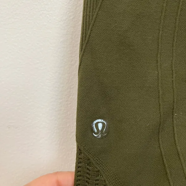Lululemon‎ Cropped Leggings Olive Green Size 0/2 Seamless Stretch Athletic - Image 5