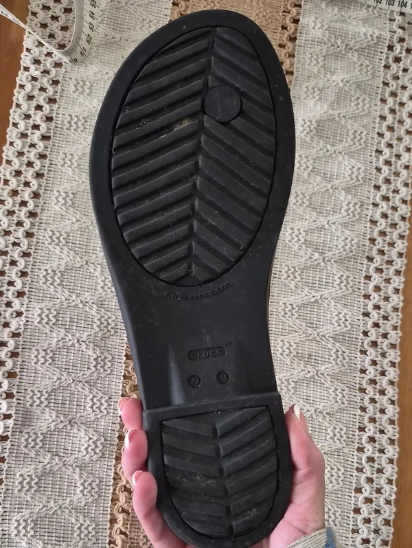 RIGHT SHOE ONLY Crocs 1 SHOE Black Slide Sandal Comfortable Toe-Post Right Foot - Image 4