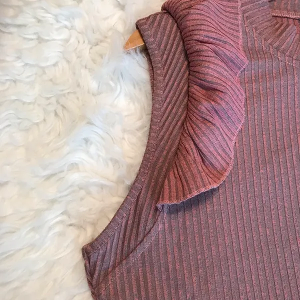 Jessica Simpson ruffled knit top size XL - Image 7