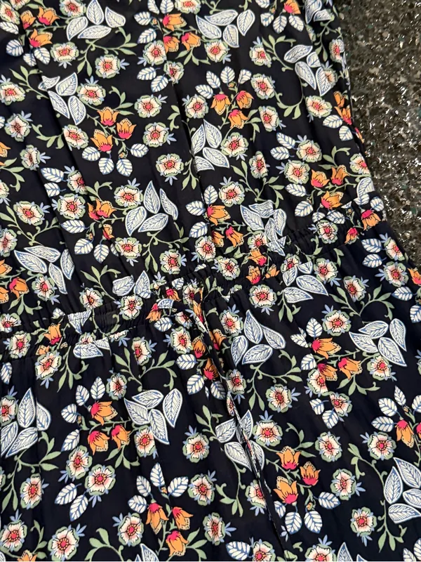 LOFT Women’s Black Floral V-Neck Flutter Sleeve Fit & Flare Short XS Dress - Image 3
