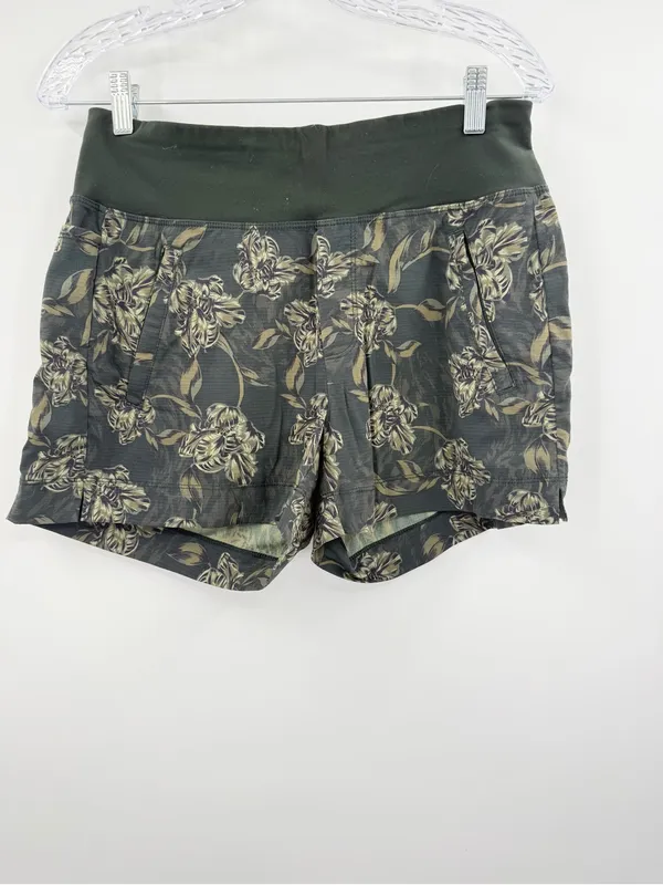 Athleta Women's Trekkie North Printed Shorts Terra Firma Olive Green‎ Size 6 - Image 2