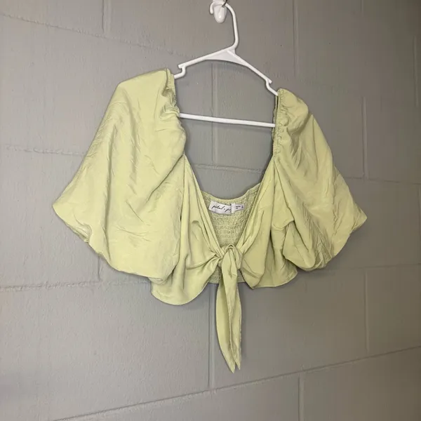 Petal & Pup Celine Top Puff Sleeve Tie Front Blouse in Green Women’s Size 10 - Image 4