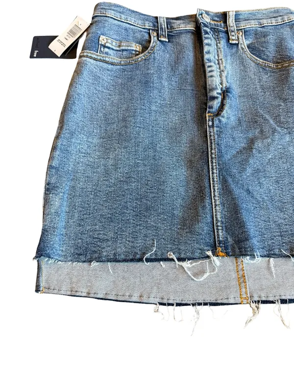 Wilfred Free Aritzia Denim Skirt Tanit Medium Wash Raw Hem Casual Size 6 NWT - Image 4