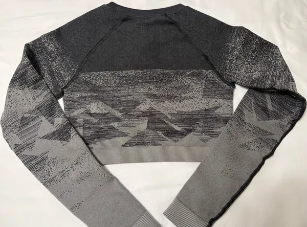 Gymshark Long Sleeve Crop Top Adapt - Image 2