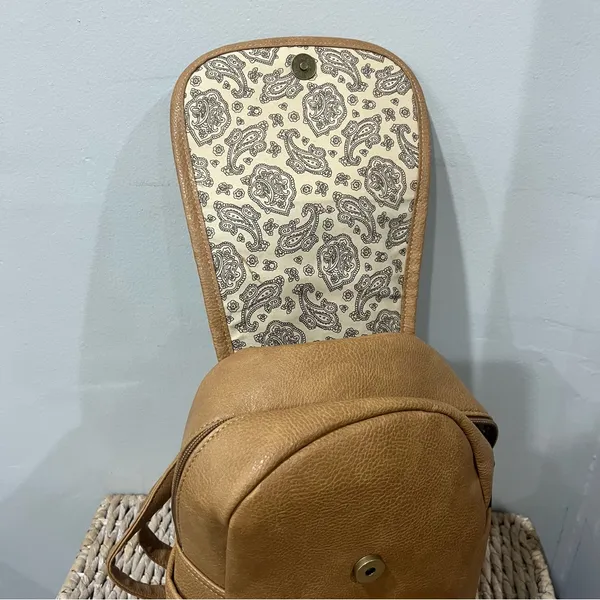 NEW Revive Vegan Backpack Handbag Tan 12” Tall Floral Zip‎ - Image 6