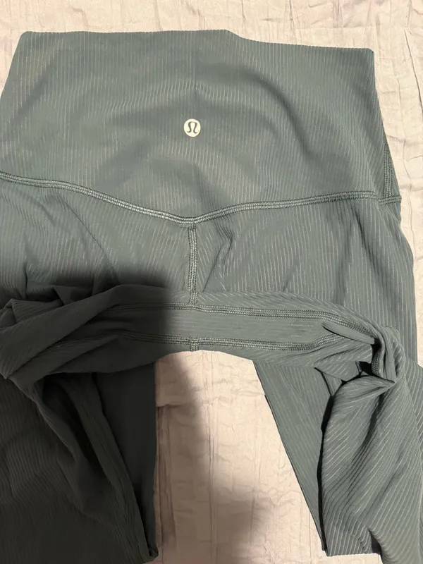 Ribbed Lululemon Leggings Align 28" - Image 4