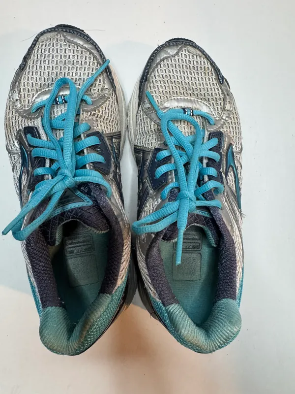 Brooks Womens Adrenaline GTS 13 Size 6.5 - Image 4