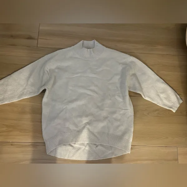 NEW Light Gray Gloria Jeans Oversized Sweater S - Image 2