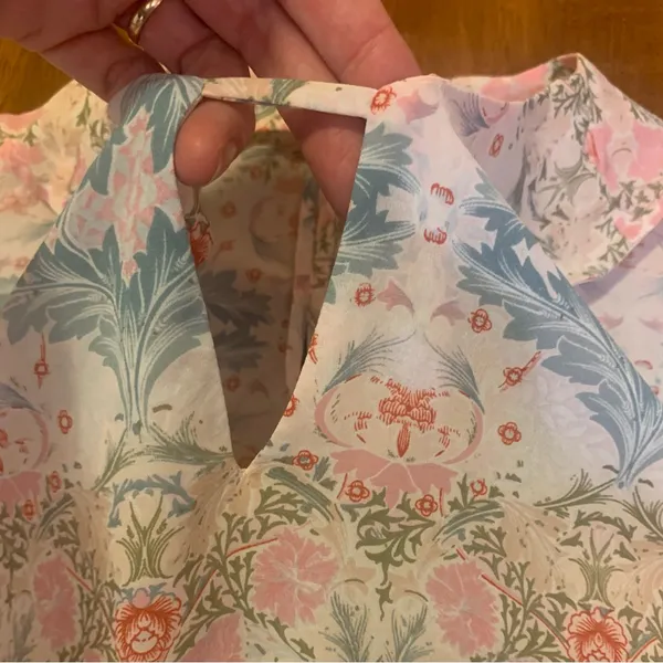 Violet & Claire top Medium Pastel Colors Floral Sleeveless Blouse - Image 4