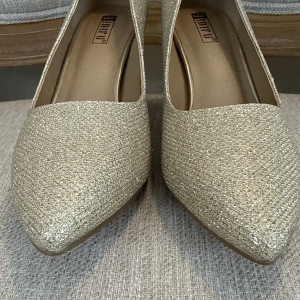 Classic Women's Gold Sparkle Heels Size 7 Block Heel Pointed Toe Evening Dressy - Image 6