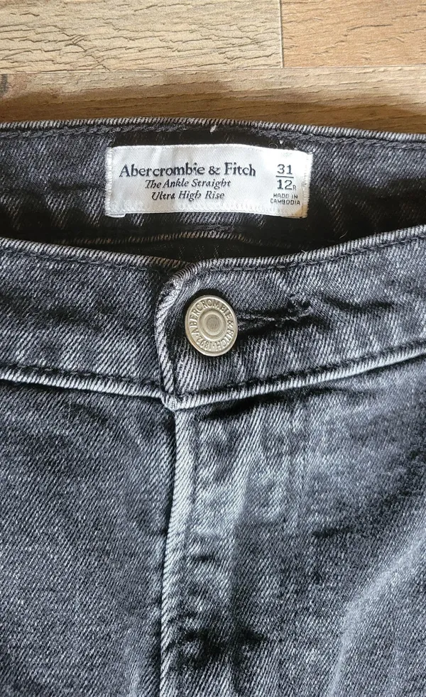 Abercrombie Straight Leg Jeans - Image 6