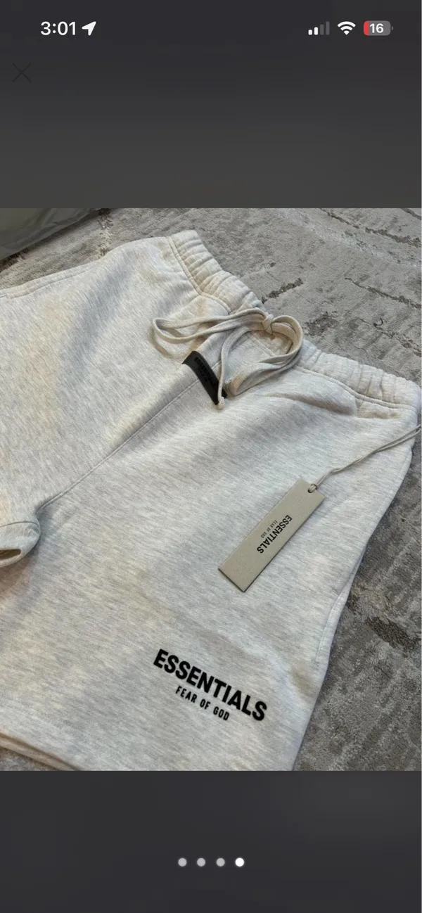 Essentials Fear of God light oat shorts Medium - Image 4