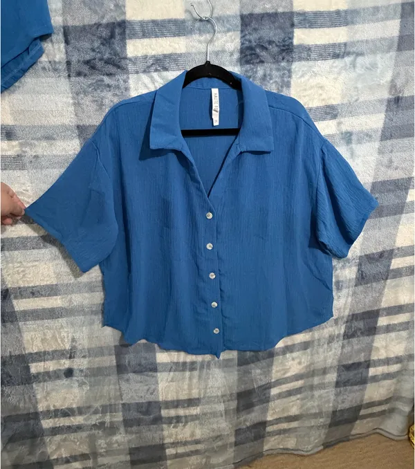Haute Fox Blue Crinkle Short Sleeve Button-Up Shirt and Drawstring Shorts Set 2X - Image 2