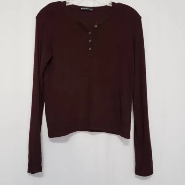 ✨ Brandy Melville Callan burgundy long sleeve✨ - Image 3