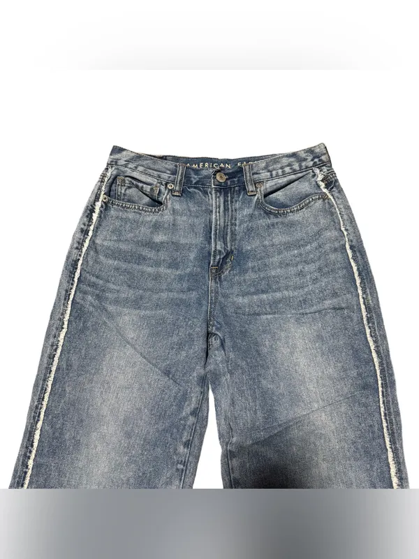 American Eagle Mom Jean Women's 2 Denim Raw Hem Straight Leg Light Wash Casual - Image 4