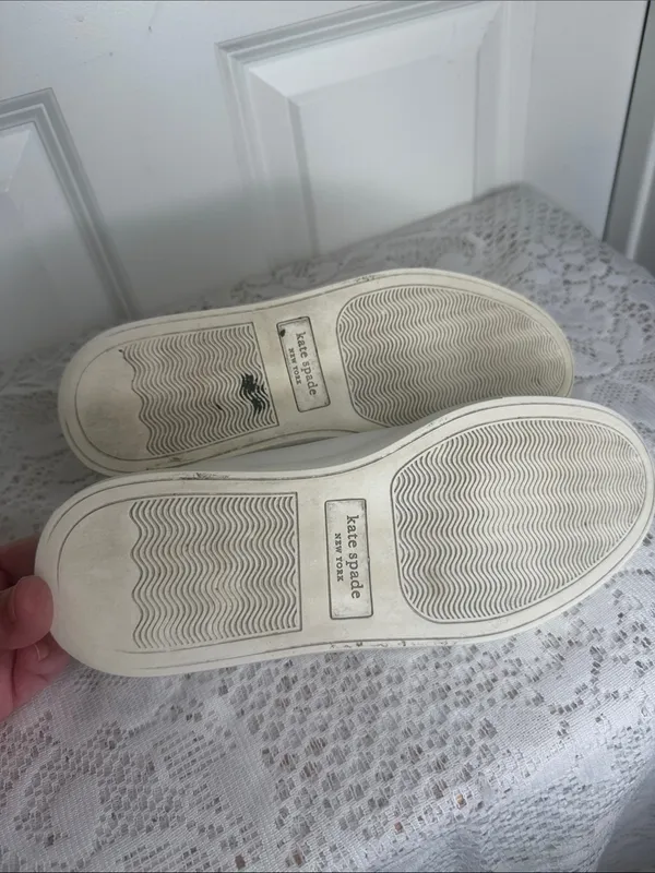 Kate Spade White Leather Sneakers Black hearts lace up shoes sz 6 - Image 7