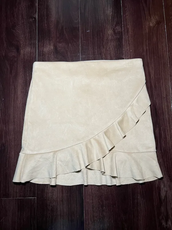 Naked Zebra Cream Suede Ruffle Mini Skirt Size Small - Image 2