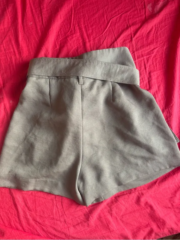 Wilfred Paperbag Tie-Waist Shorts in Light Olive - Image 4