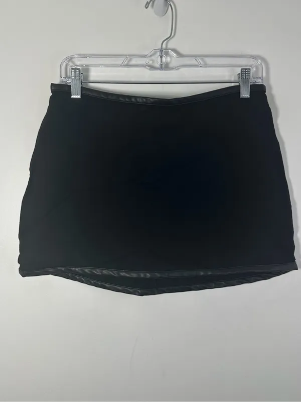 WeWoreWhat Black Mini Skirt Size 2 Faux Leather Trim - Image 2