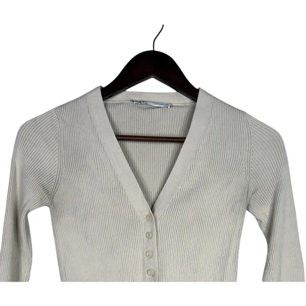 Zara Cropped V Neck Long Sleeve Fitted Ribbed Knit Button Down Sweater XS Beige - Image 2