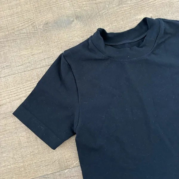 khy fitted short sleeve black tee shirt crop top - Image 4