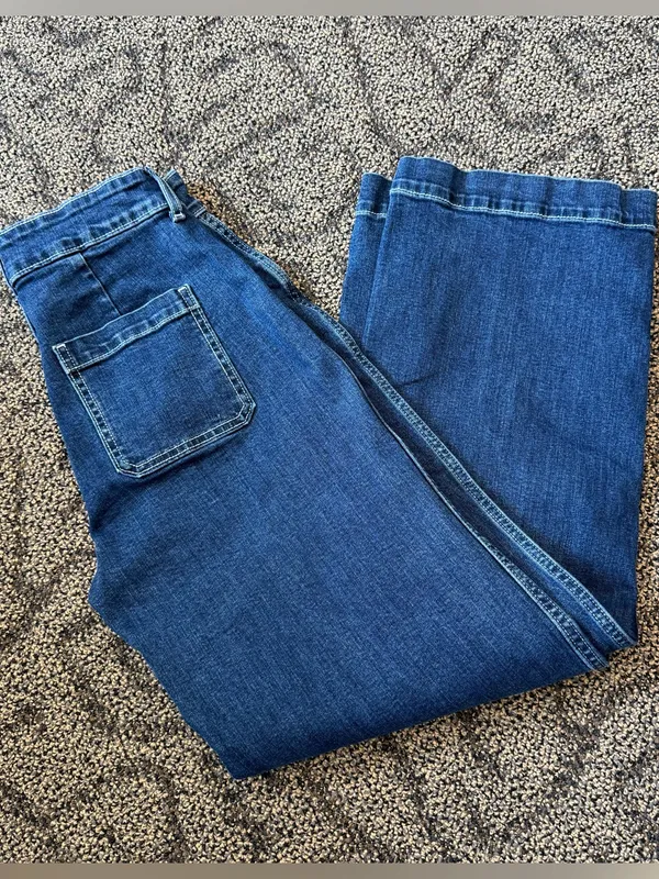 Old Navy Extra High-Rise Sky-Hi Wide Leg Dark Wash Jeans - Image 2