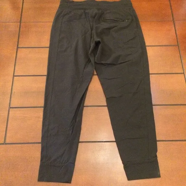 Athleta Trekkie north joggers black 4p - Image 8