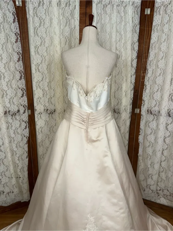 Beautiful Vintage 90s Michaelangelo Strapless Two-Tone Satin Wedding Gown - Image 7