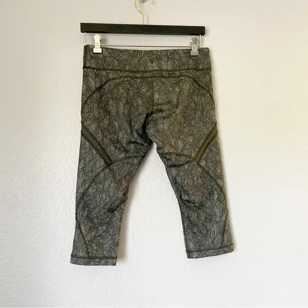 LULULEMON Cool To Street Crop Olive Green Palm - Image 6