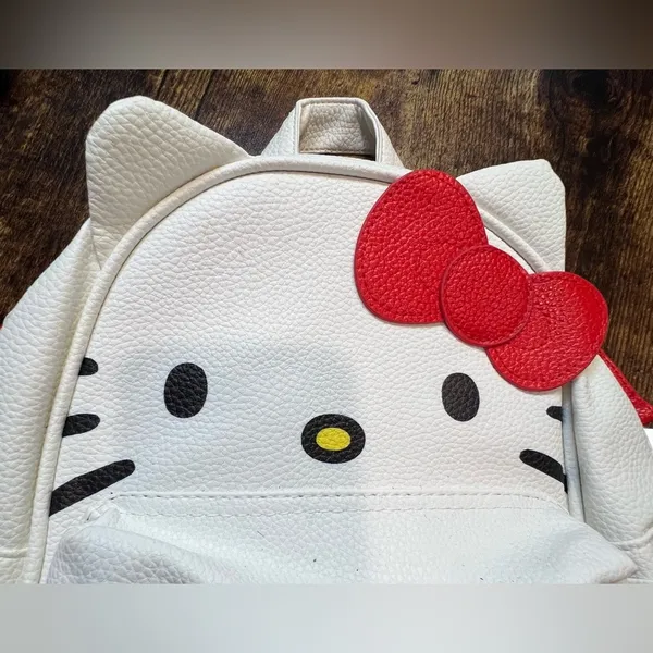 SANRIO | Hello Kitty small bow face, 3D ears, backpack. - Image 9