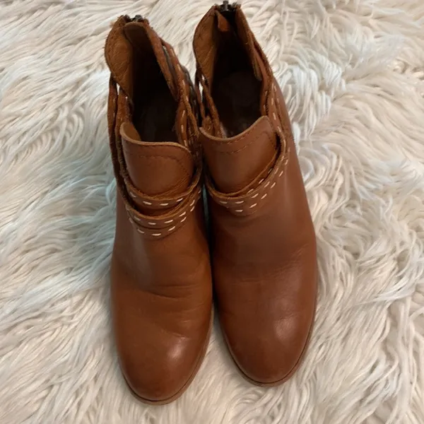 FRYE Bootie’s size 9 color tan/ brown see all photos of the boots - Image 4