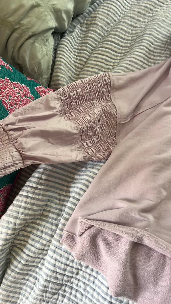 NWT Moment Sweatshirt Lilac - Image 5