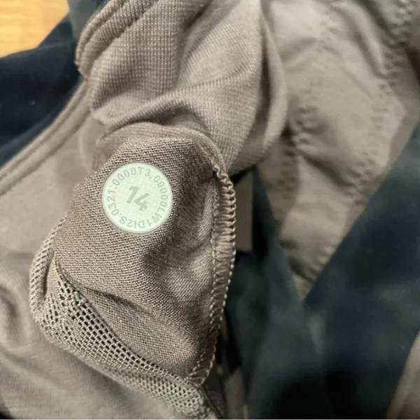 Lululemon key to balance crop high neck tank top diamond dye lunar rock size 14 - Image 7