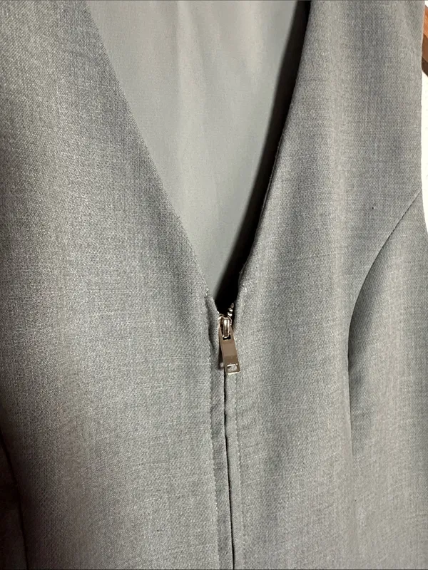 Abercrombie & Fitch Gray Vest Full Zip Minimalist City Chic Tailored Small - Image 5
