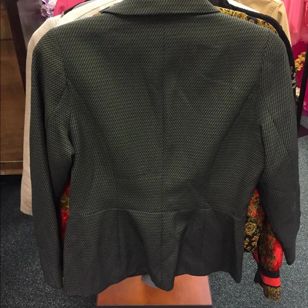 Blazer Size 4 - Image 2