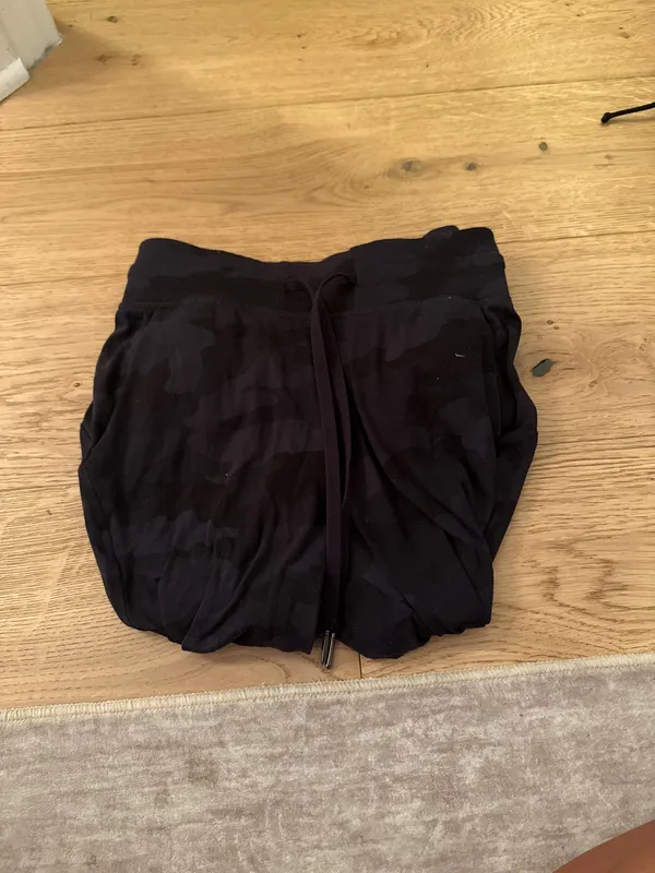 Lululemon Camo Joggers Align - Image 2