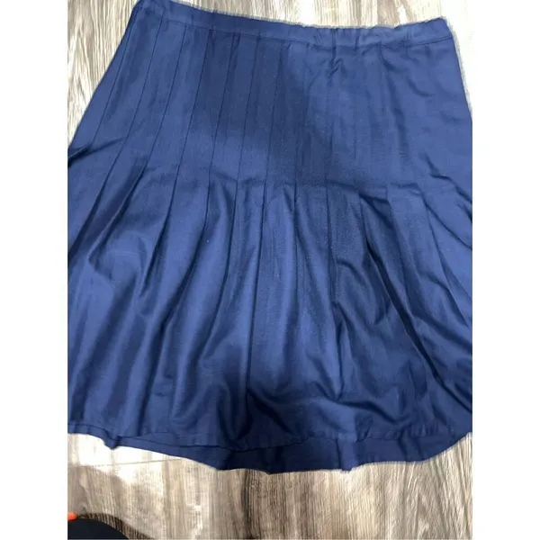 Lands End Blue Pleated Skirt size 16 - Image 2
