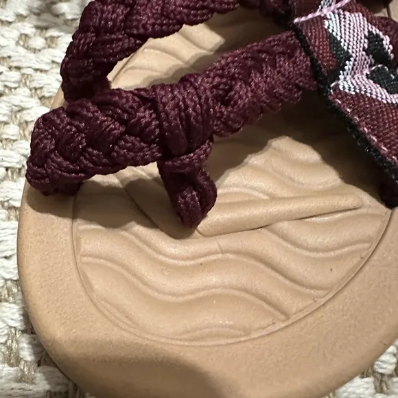 MEGNYA Burgundy and Pink Athletic Sandals - Image 8