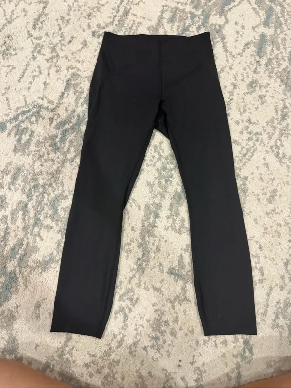 Lululemon InStill High-Rise Crop 23” Nulu Black Leggings Size 6 - Image 3