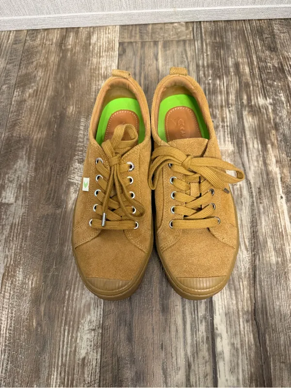 Cariuma Women’s Suede Sneaker in Tan Size 9 - Image 16