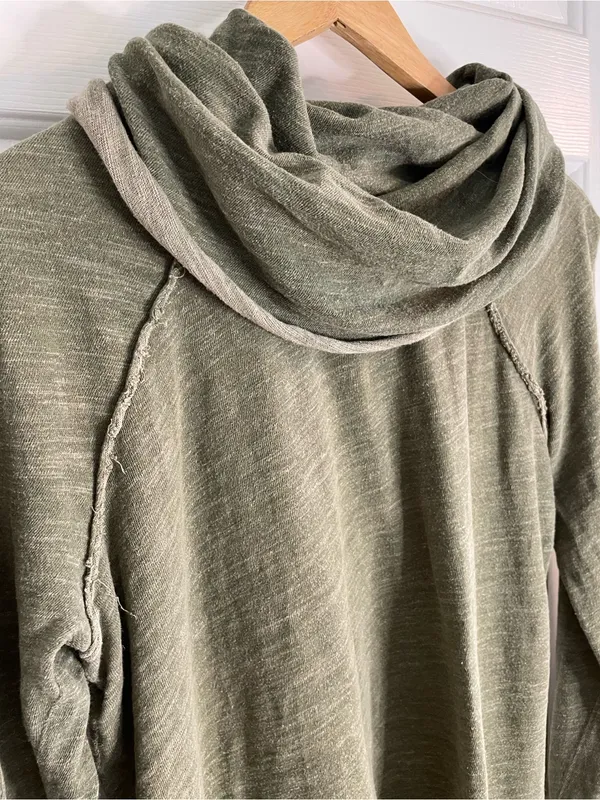 Free People Beach Heather Green Draped Cowl Neck Lightweight Pullover Size S/M - Image 7