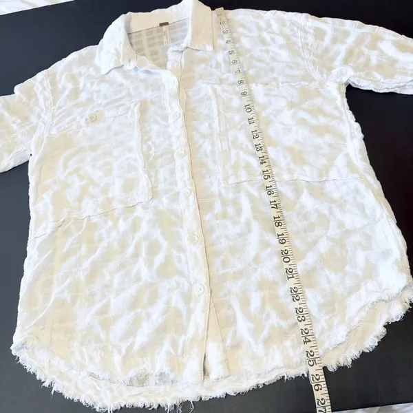 Free People Loveland solid buttondown textured shirt in Lavender, size S overszd - Image 5