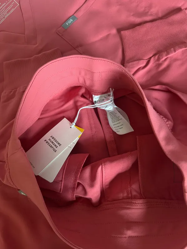 FIGS Scrubs Set - Image 4