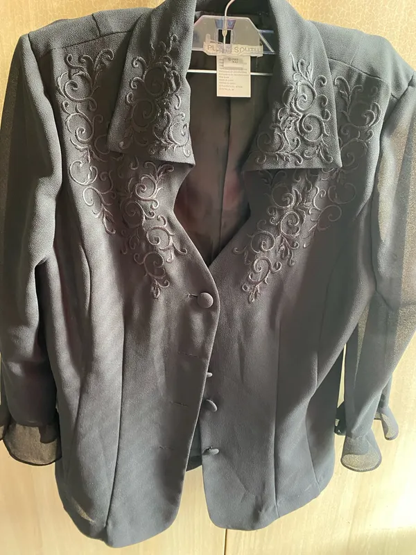 Vintage Plaza South Women’s Black Embroidered Women's Blazer jacket Size M10 - Image 4