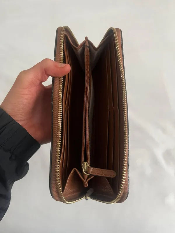 Michael Kors Wallet - Image 5