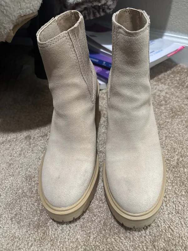 Dolce Vita suede booties - Image 4