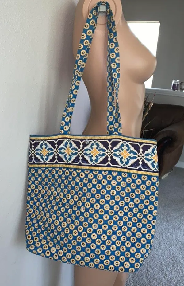 Quilted Cloth Tote Bag - Image 3
