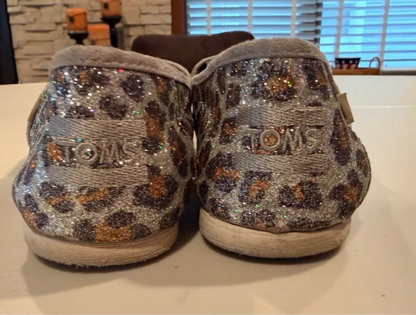 TOMS | Womens Alpargata Classic Silver Glitter Cheetah Print. Size: 6 - Image 7