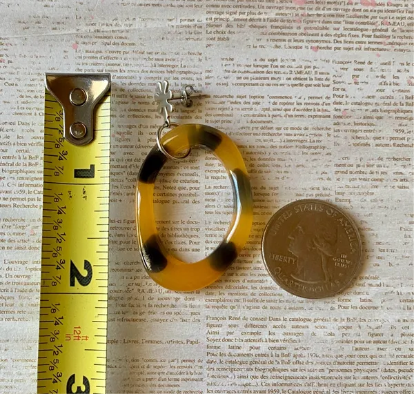 Handmade unique boho vintage funky style tortoiseshell hoop & flower dangle earrings🌼 - Image 8